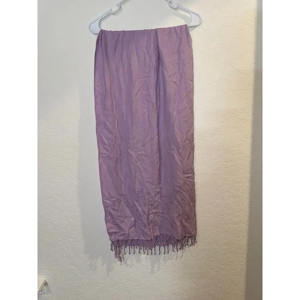 ❤️🔥Crazy Horse Lavender Embroidered Pashmina Wrap Scarf w/ Fringe - Picture 3 of 4